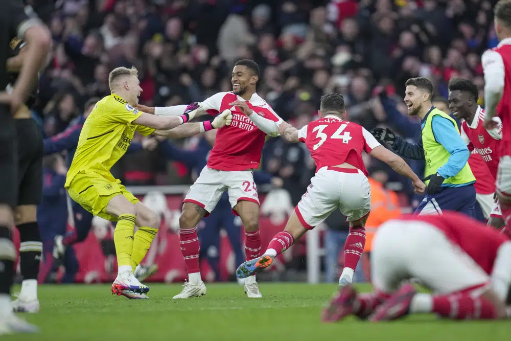 Arsenal stays in control of EPL race with last-gasp goal