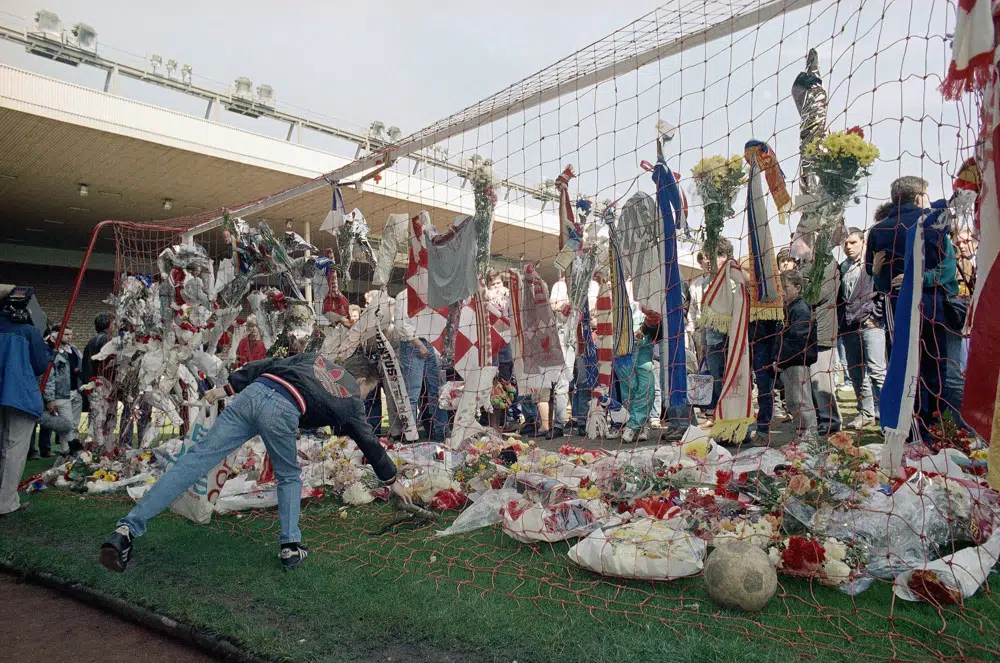 Liverpool and United call on fans to stop ‘tragedy chanting’