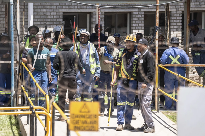 More than 2,000 mine workers extend underground protest into second day in South Africa