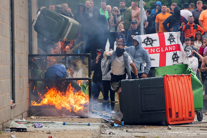 UK Prime Minister condemns ‘far right thuggery’ as anti-migrant unrest flares across Britain